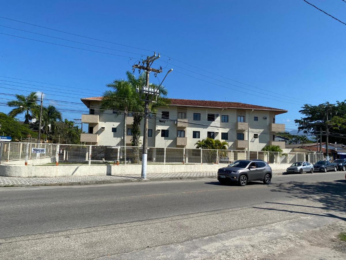 Apartamento Ubatuba, Itaguá, bem localizado, duas vagas de garagem Exterior foto